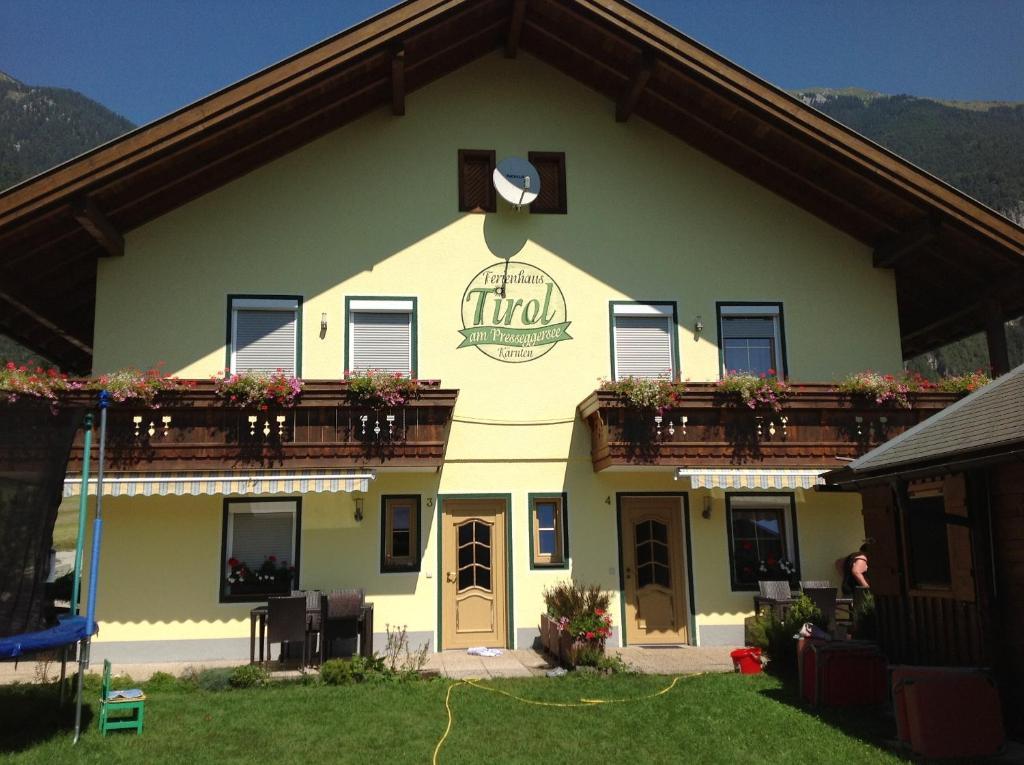 Hotel Landhaus Tirol Presseggersee Exterior foto
